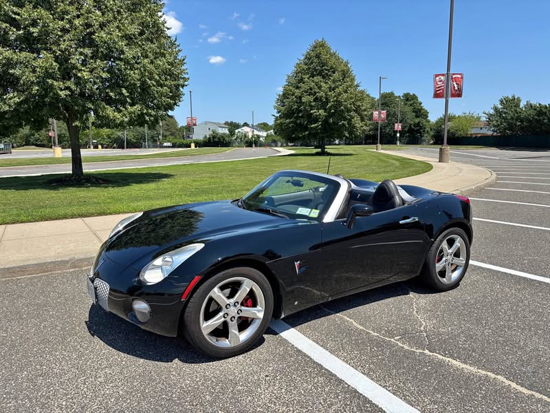 2006 Pontiac Solstice - Convertible 2D