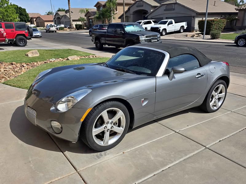 2006 Pontiac Solstice - Convertible 2D