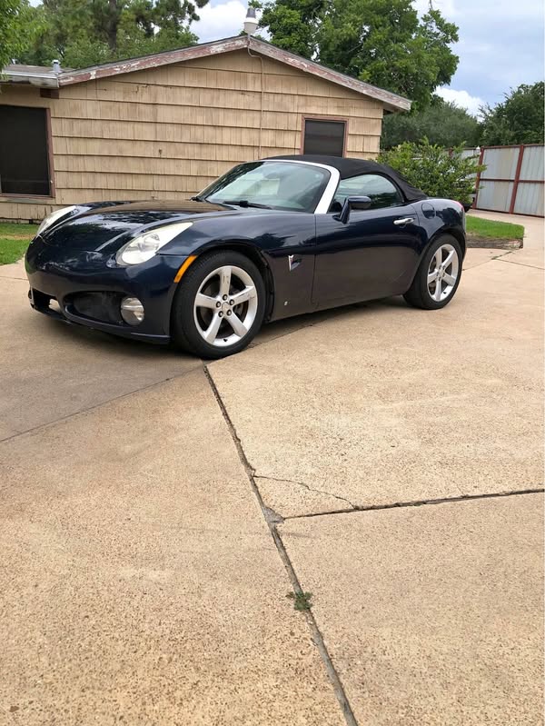 2006 Pontiac Solstice - Convertible 2D