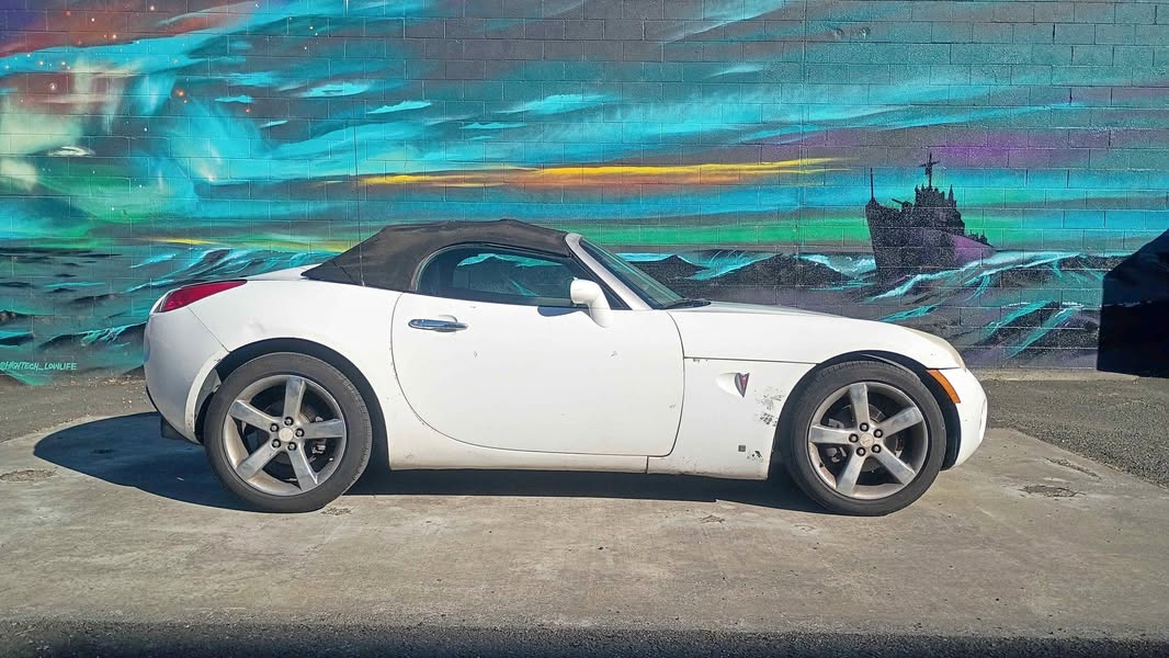 2006 Pontiac Solstice - Convertible 2D