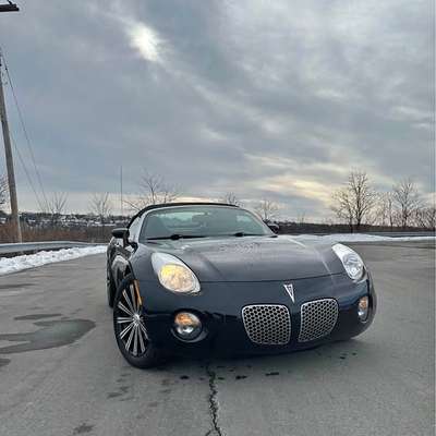2009 Pontiac Solstice - 2dr Conv RWD 2D Roadster 2.4 4cy