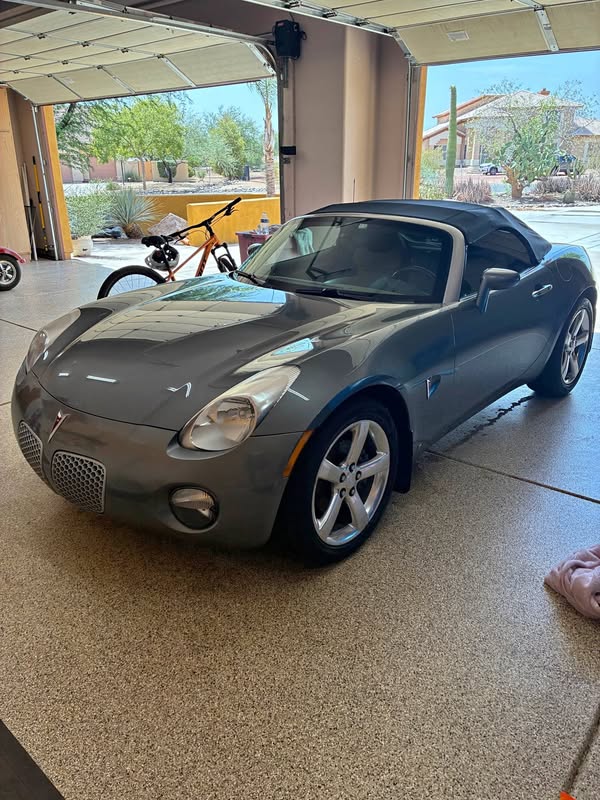 2006 Pontiac Solstice - Convertible 2D
