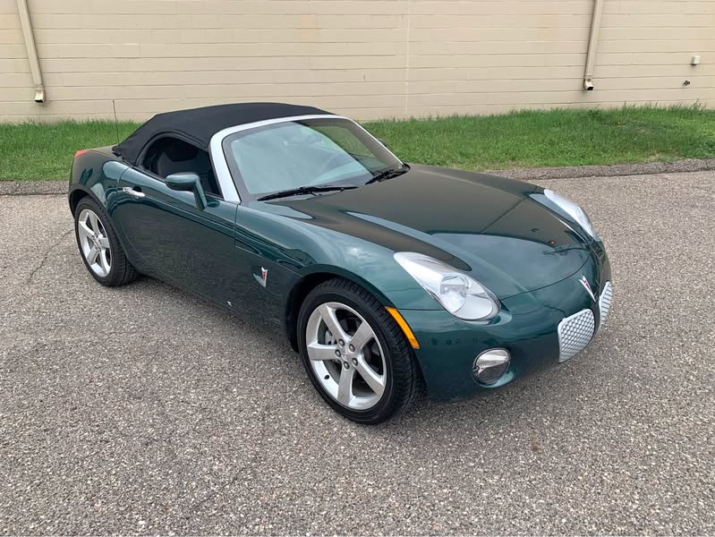 2006 Pontiac Solstice - Convertible 2D
