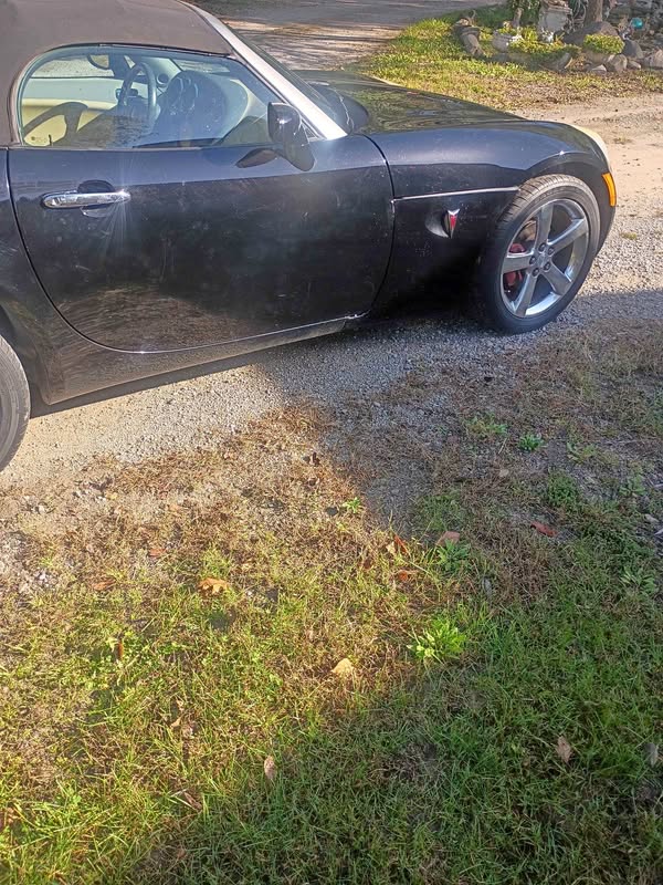 2006 Pontiac Solstice - Convertible 2D