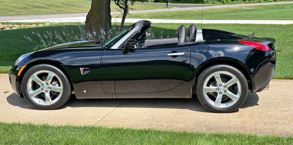 2008 Pontiac Solstice - GXP Convertible 2D