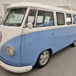 1961 Volkswagen Bus\/Vanagon Kombi Re-creation