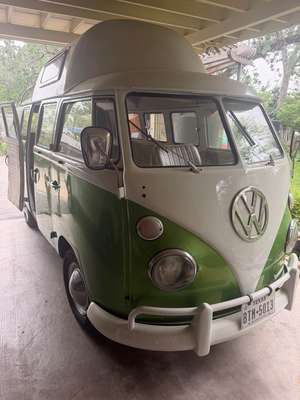 1967 Volkswagen split window bus