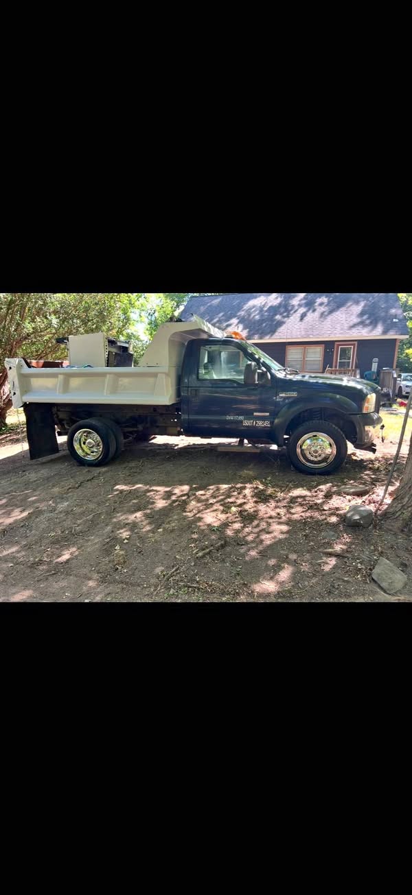 2007 Ford F550 Super Duty Regular Cab & Chassis - 141\