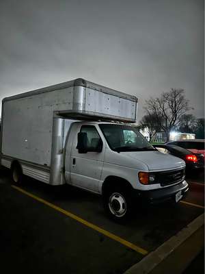 2007 Ford E450 Super Duty Cutaway - Cutaway box truck