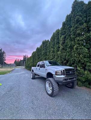 2004 Ford F350 Super Duty Crew Cab - Xlt