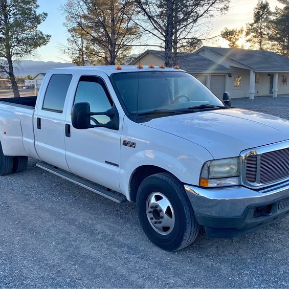 2002 Ford F350 Super Duty Crew Cab - Long Bed
