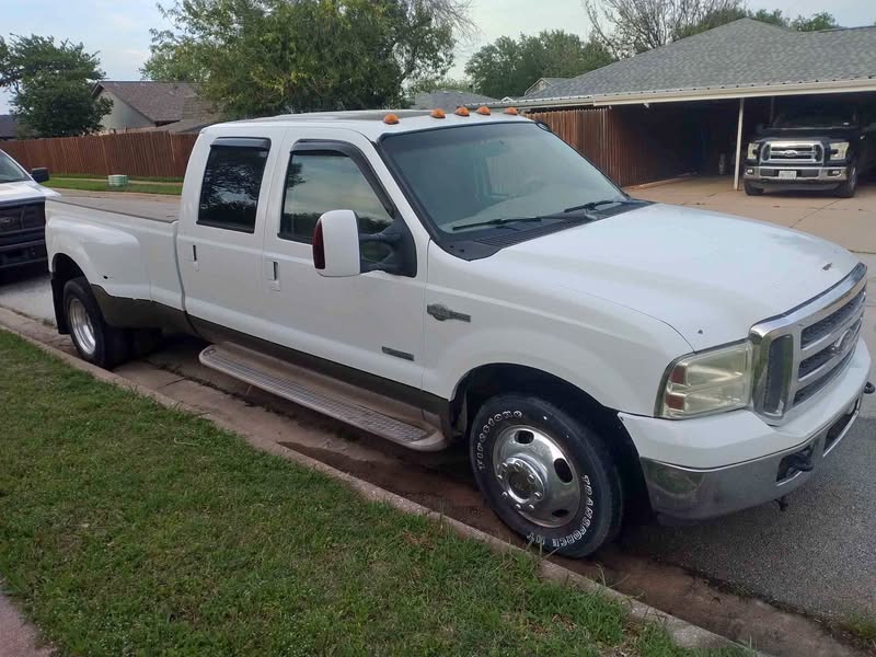 2006 Ford F350 Super Duty Crew Cab - King Ranch Pickup 4D 8 ft