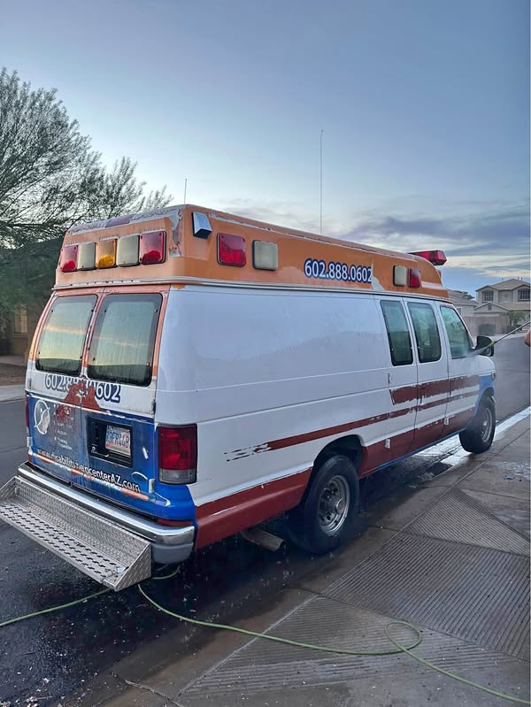 2002 Ford E350 Super Duty Cargo - Commercial Van 3D