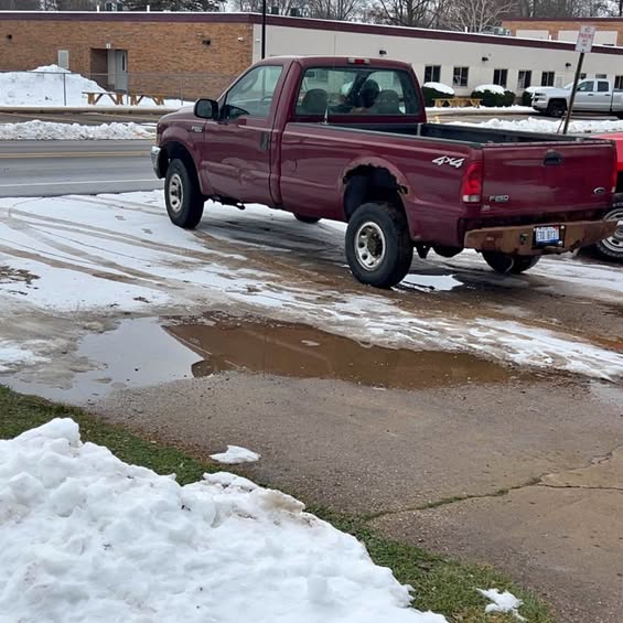 2004 Ford F250 Super Duty Crew Cab - Lariat Pickup 4D 8 ft
