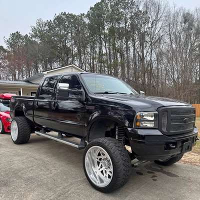 2005 Ford F250 Super Duty Crew Cab - Lariat
