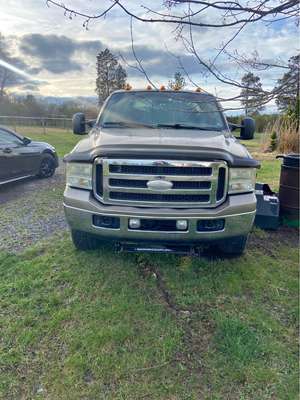 2005 Ford F250 Super Duty Crew Cab - XLT Pickup 4D 8 ft