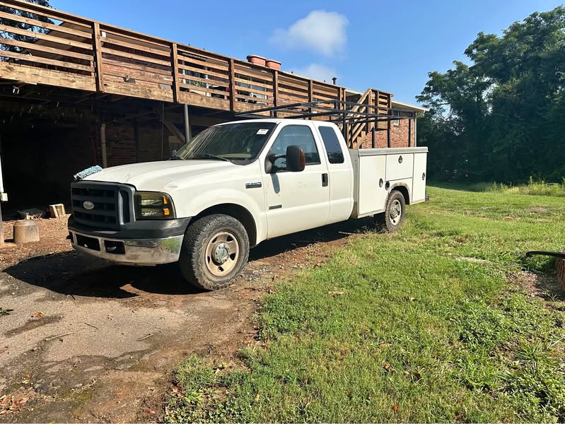 2006 Ford F250 Super Duty Super Cab - XL Pickup 4D 8 ft