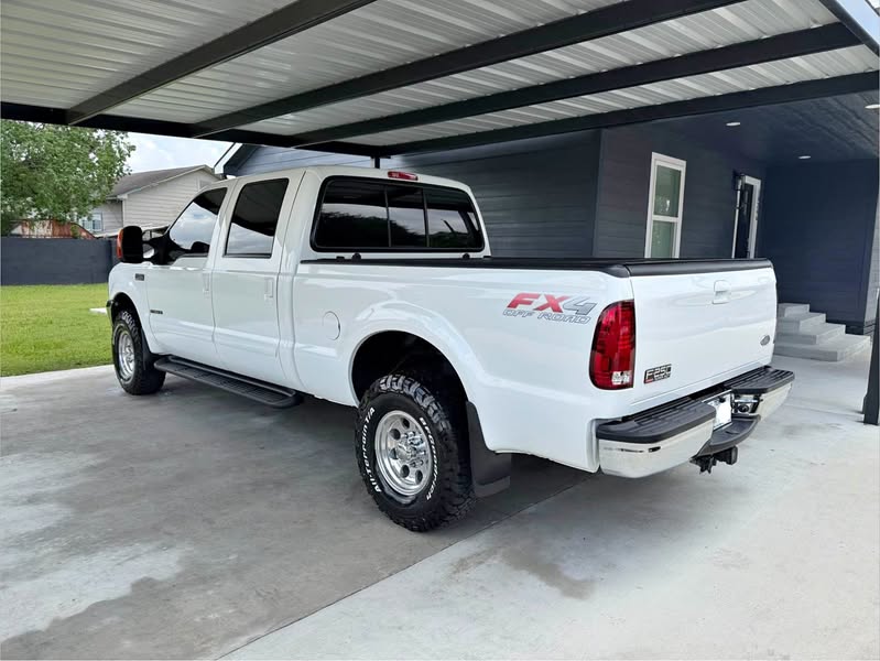 2002 Ford F250 Super Duty Crew Cab - Lariat Pickup 4D 6 3\/4 ft