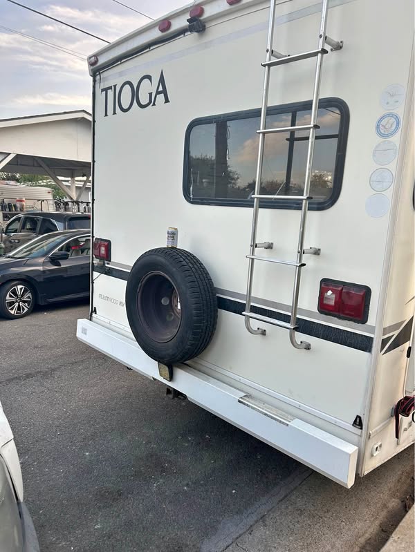 2002 Ford E450 Super Duty Cutaway