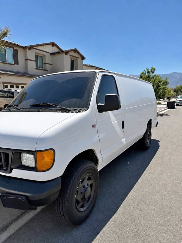 2007 Ford E350 Super Duty Cargo - Extended Van 3D