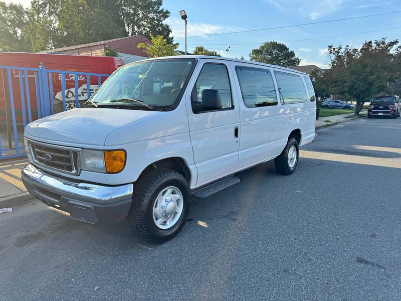 2007 Ford E350 Super Duty Passenger - XL Extended Van 3D