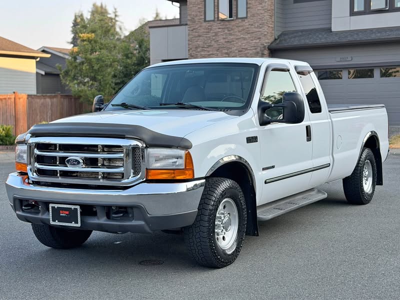 2000 Ford F250 Super Duty Super Cab - XLT Pickup 4D 8 ft
