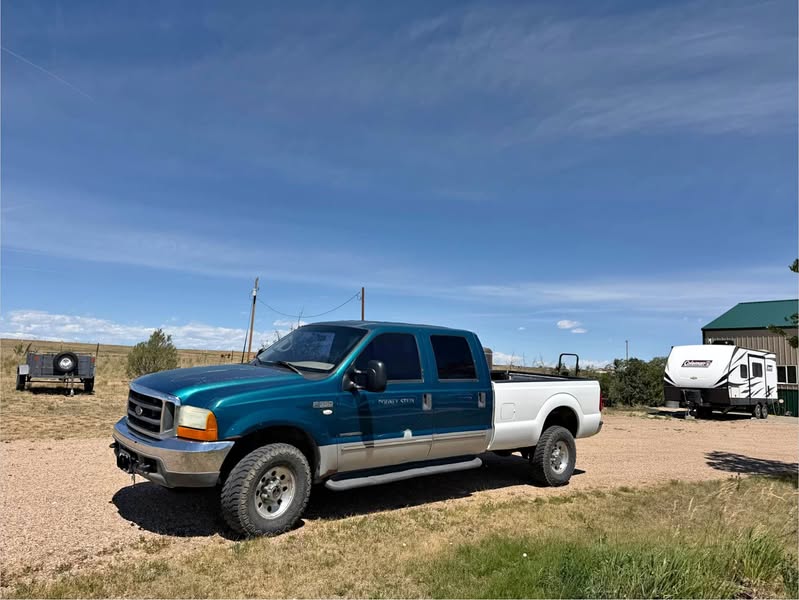 2000 Ford F350 Super Duty Crew Cab - XLT Pickup 4D 8 ft