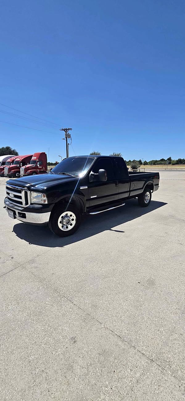 2005 Ford F250 Super Duty Super Cab - XLT Pickup 4D 8 ft