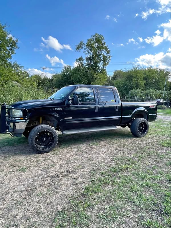 2003 Ford F350 Super Duty Crew Cab - Lariat Pickup 4D 6 3\/4 ft