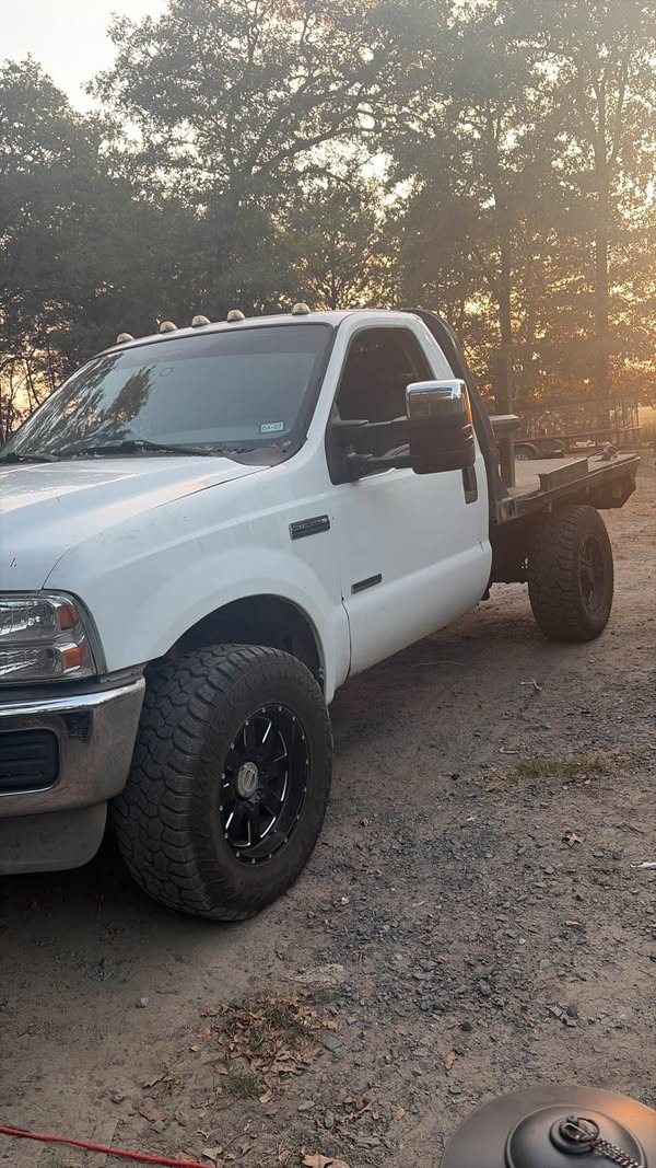 2006 Ford F350 Super Duty Crew Cab - XL Pickup 4D 8 ft