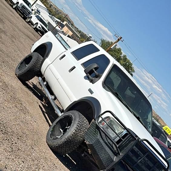 2006 Ford F250 Super Duty Crew Cab - Lariat Pickup 4D 6 3\/4 ft