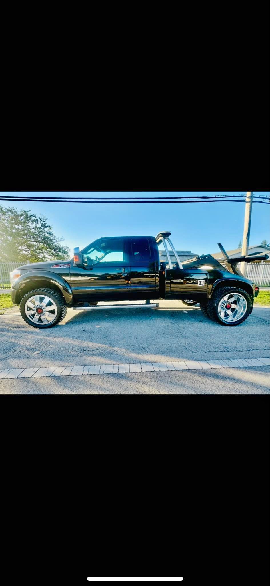 2007 Ford F550 Super Duty Crew Cab & Chassis - Lariat Cab & Chassis 4D