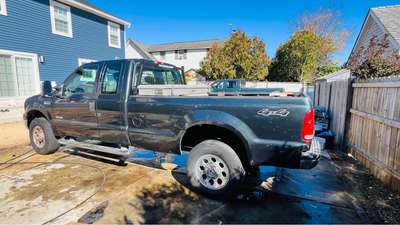 2006 Ford F350 Super Duty Crew Cab - XLT Pickup 4D 8 ft