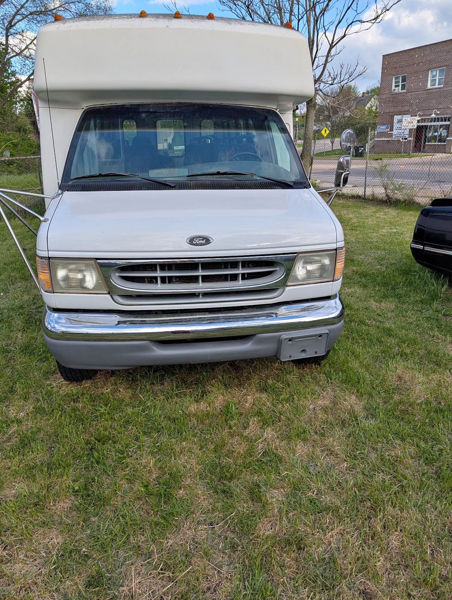 1999 Ford E250 Super Duty Cargo
