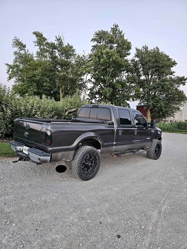 2007 Ford F250 Super Duty Crew Cab - Lariat Pickup 4D 6 3\/4 ft