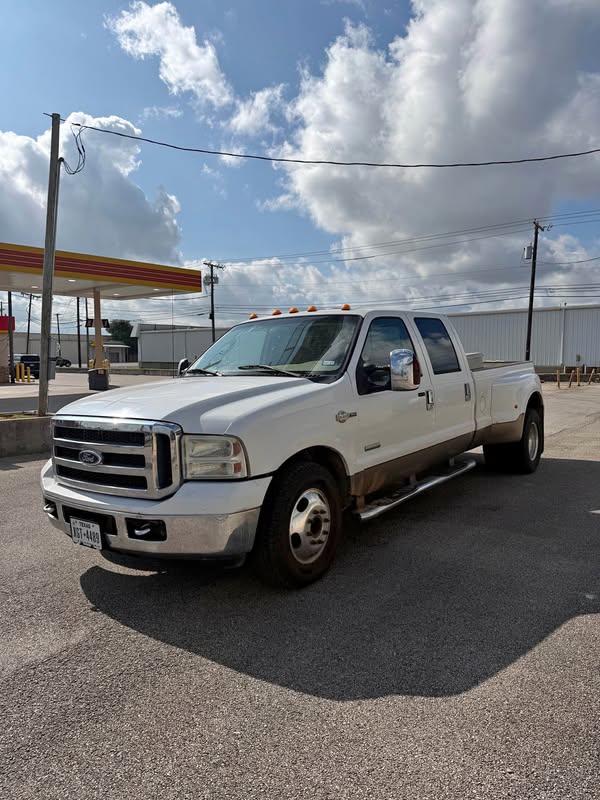 2006 Ford F350 Super Duty Crew Cab King Ranch Pickup 4D 8 ft