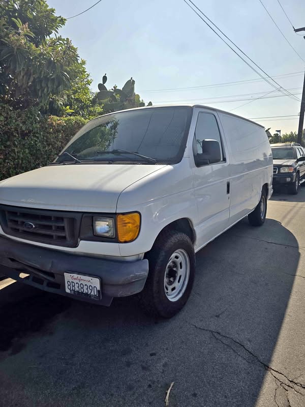 2006 Ford E150 Super Duty Cargo - Commercial Van 3D