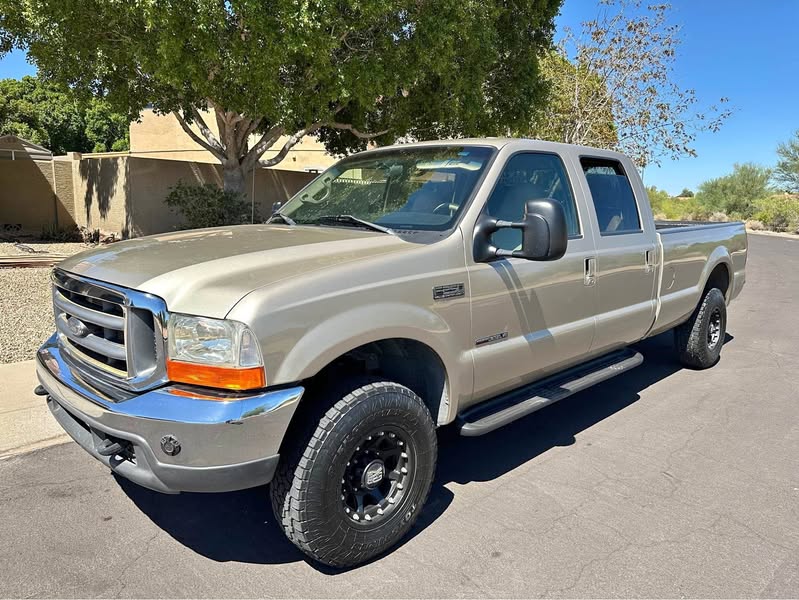 2000 Ford F250 Super Duty Crew Cab - Lariat Pickup 4D 8 ft