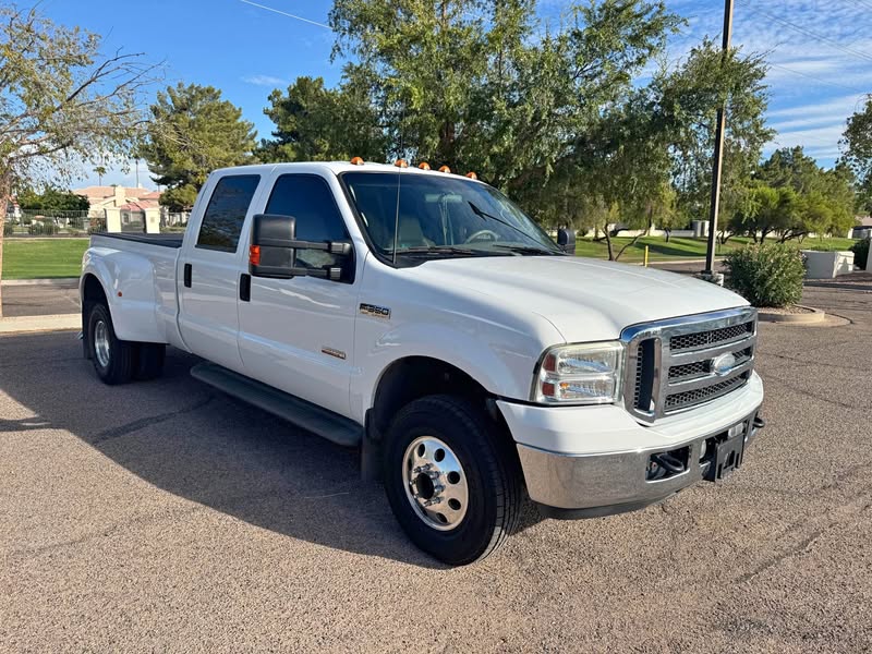2003 Ford F350 Super Duty Crew Cab - Lariat Pickup 4D 8 ft