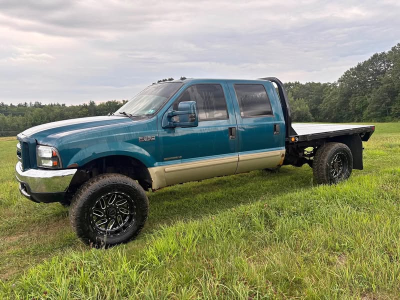 2001 Ford F350 Super Duty Crew Cab - Lariat Pickup 4D 8 ft