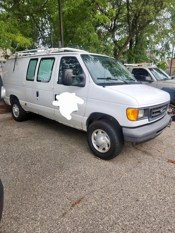2007 Ford E250 Super Duty Cargo