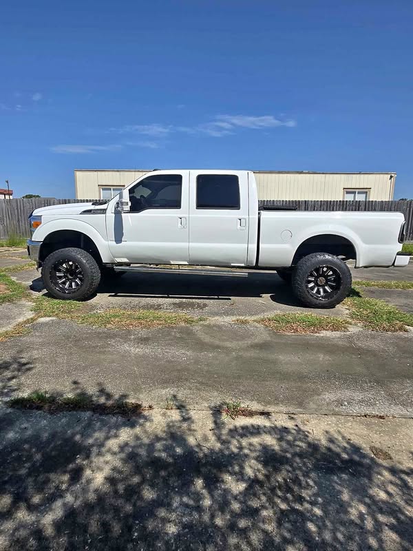 2000 Ford F250 Super Duty Crew Cab - Lariat Pickup 4D 6 3\/4 ft