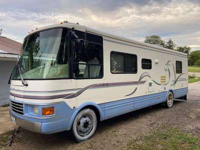 1999 Ford F550 Super Duty Regular Cab & Chassis - Other
