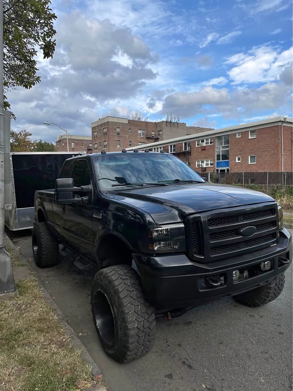 2006 Ford F250 Super Duty Super Cab - 5.4l gas
