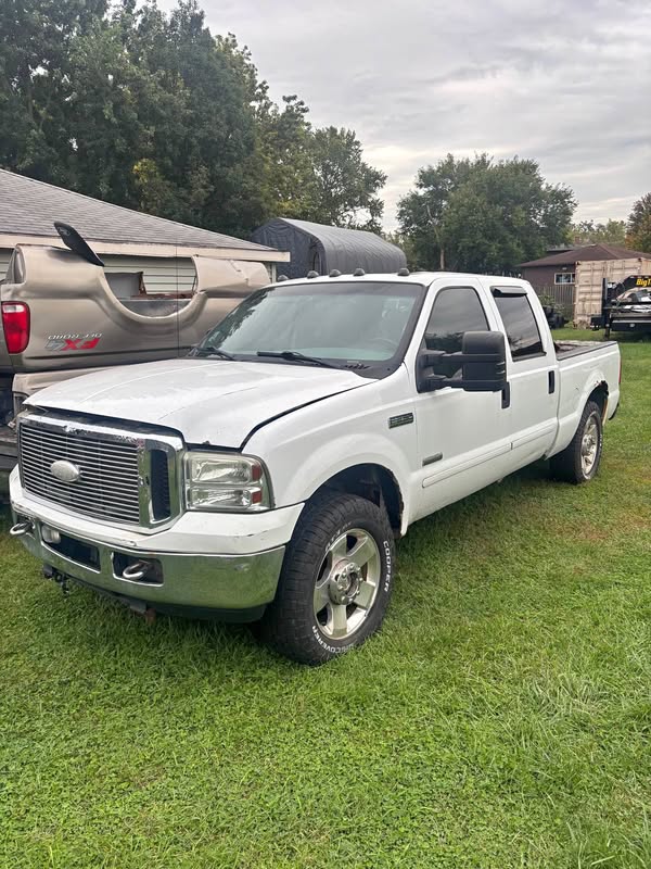 2006 Ford F250 Super Duty Crew Cab - Lariat Pickup 4D 6 3\/4 ft