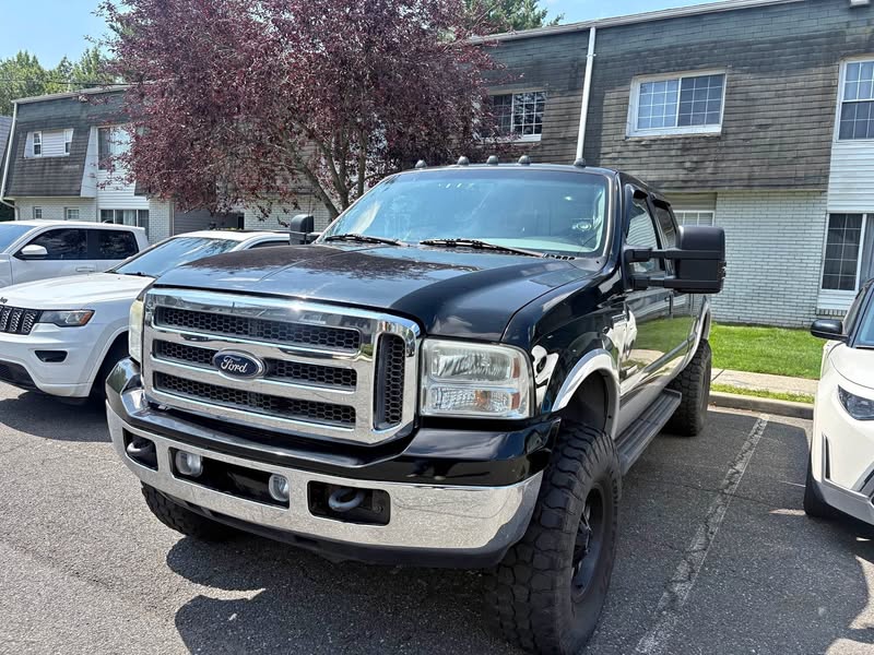 2006 Ford F350 Super Duty Crew Cab - Lariat Pickup 4D 6 3\/4 ft