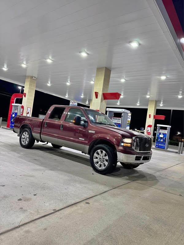 2006 Ford F250 Super Duty Crew Cab - Lariat Pickup 4D 6 3\/4 ft