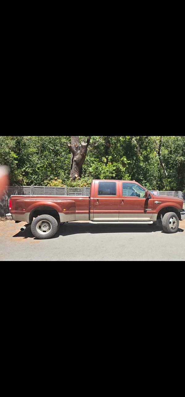 2005 Ford F350 Super Duty Super Cab & Chassis - XL Cab & Chassis 4D