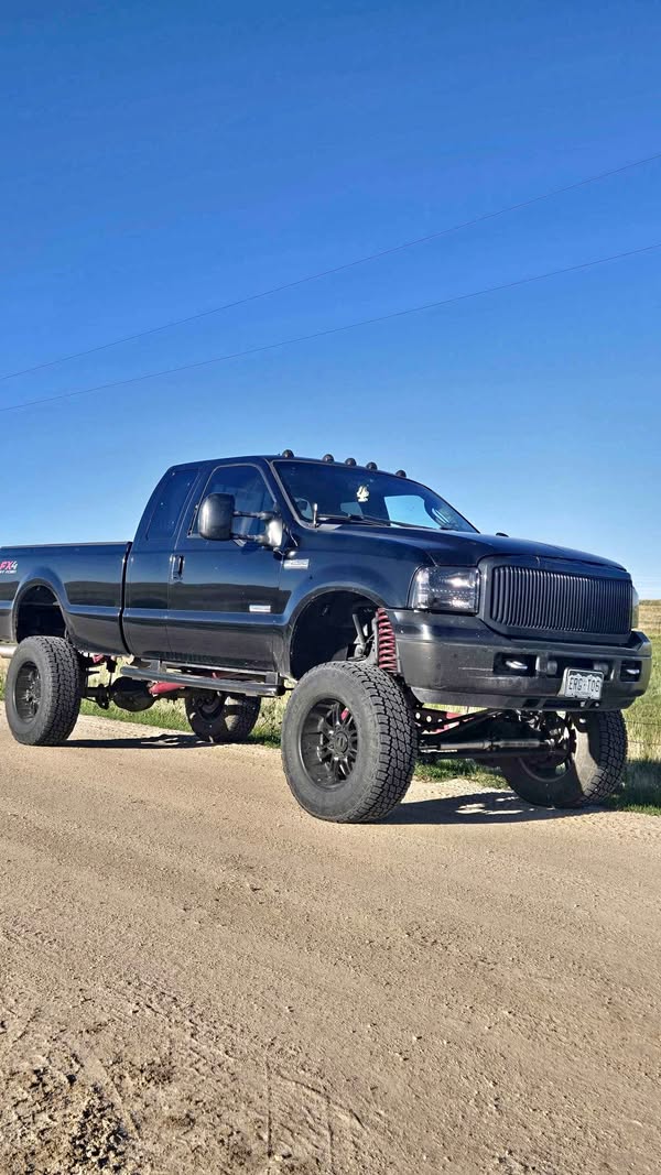 2007 Ford F250 Super Duty Super Cab - Lariat Pickup 4D 8 ft
