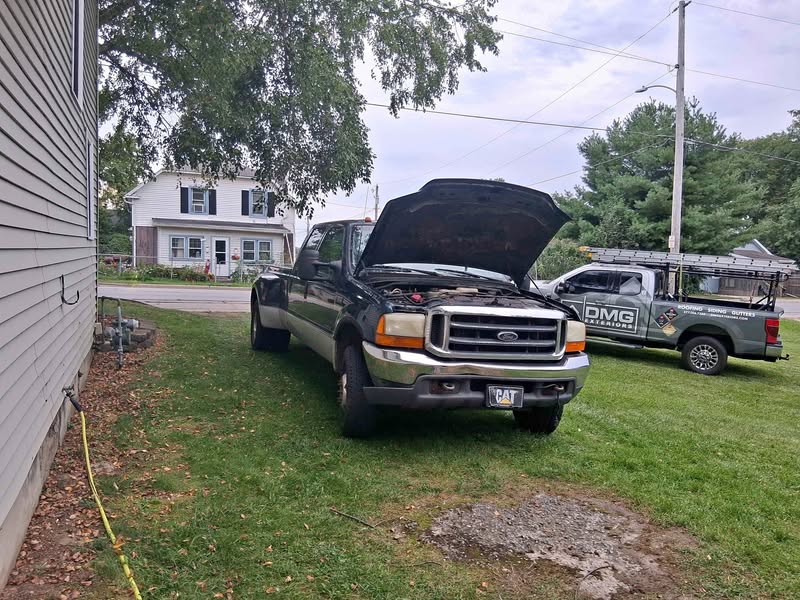 1999 Ford F350 Super Duty Crew Cab - XLT Pickup 4D 8 ft